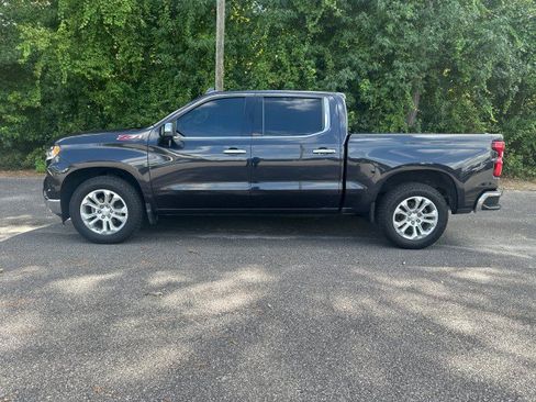 Used 2022 Chevrolet Silverado 1500 LTZ w/ Z71 Off-Road Package AWD/4WD image 2