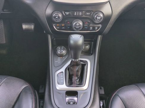 Used 2015 Jeep Cherokee Trailhawk w/ Comfort/Convenience Group image 19