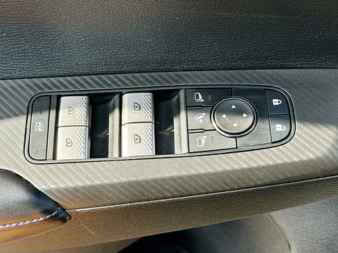 Used 2024 Mitsubishi Outlander SE Black Edition FWD image 18
