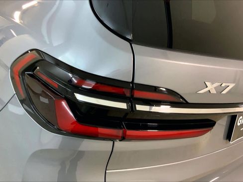 Used 2023 BMW X7 xDrive40i w/ Premium Package image 29