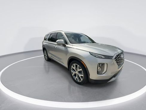 Used 2021 Hyundai Palisade SEL w/ Premium Package FWD image 2
