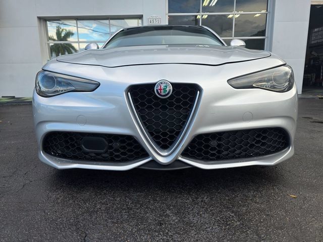 Used 2017 Alfa Romeo Giulia Ti w/ TI 19" Sport Package RWD image 11