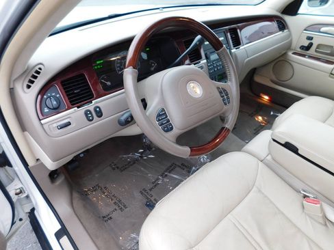 Used 2003 Lincoln Town Car Cartier RWD image 50