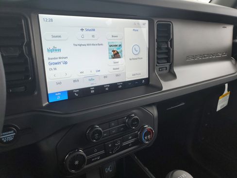 New 2025 Ford Bronco 4-Door image 25