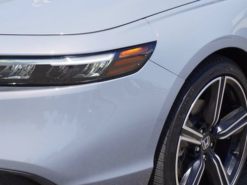Used 2025 Honda Accord Sport image 2