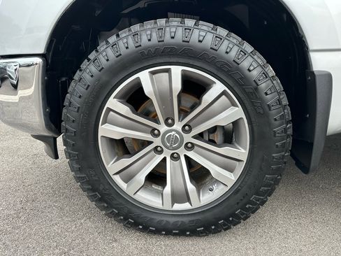 Used 2017 Nissan Titan SL w/ SL Towing Convenience Package image 15