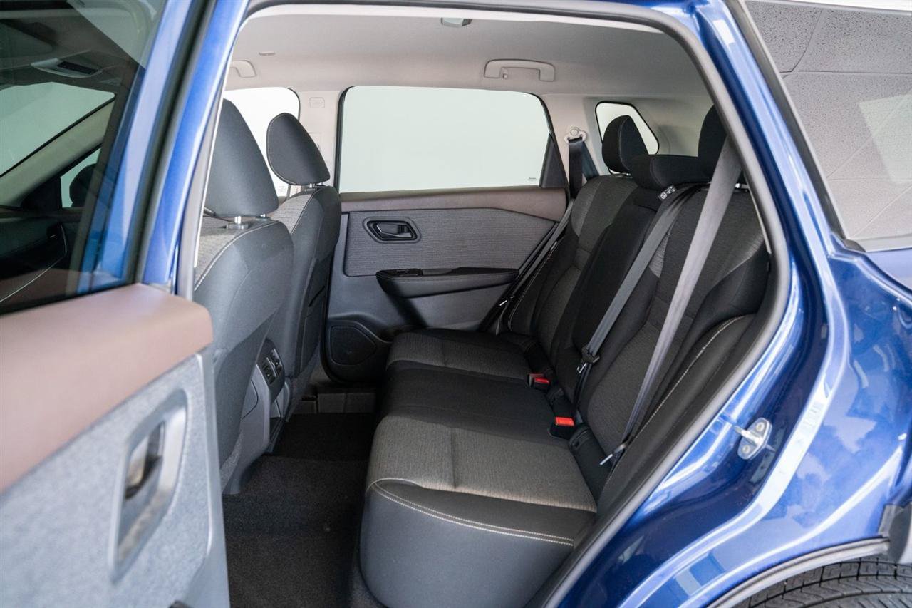 Used 2022 Nissan Rogue S AWD/4WD image 12