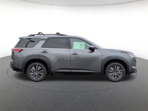 New 2025 Nissan Pathfinder SV image 4