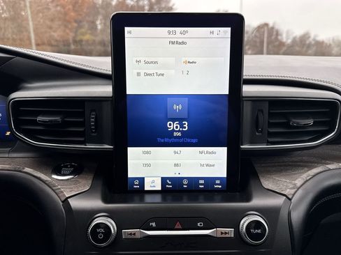 Used 2020 Ford Explorer Platinum w/ Premium Technology Package image 12