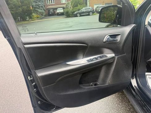 Used 2018 Dodge Journey SE w/ Connectivity Group FWD image 12
