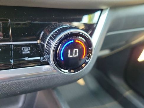 Used 2026 Chevrolet Equinox LT w/ Convenience Package II FWD image 8