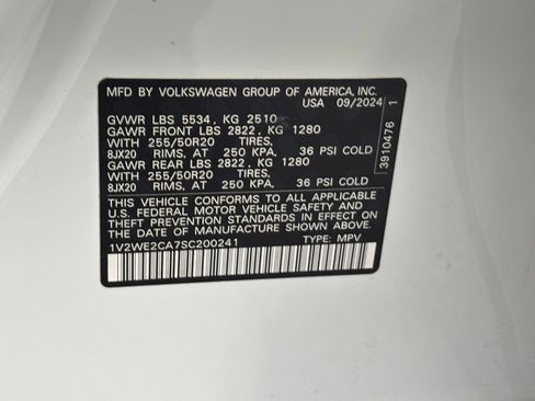 Used 2025 Volkswagen Atlas Cross Sport SE FWD image 31
