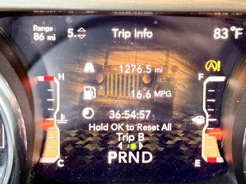 Used 2019 Jeep Wrangler Unlimited Sahara w/ Uconnect 4C Nav & Sound Group AWD/4WD image 24
