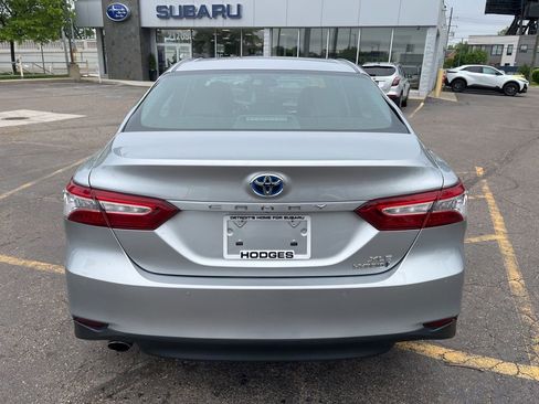 Used 2018 Toyota Camry XLE FWD image 6