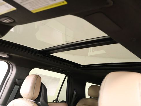 New 2026 Lincoln Navigator Black Label AWD/4WD image 17