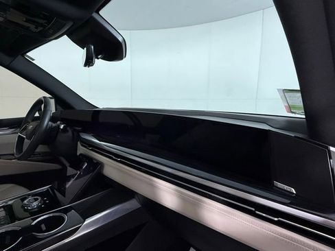 Certified 2025 Cadillac Escalade ESV Sport w/ Touring Package image 34