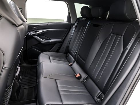 Used 2025 Audi Q6 e-tron Premium Plus w/ Premium Plus image 9