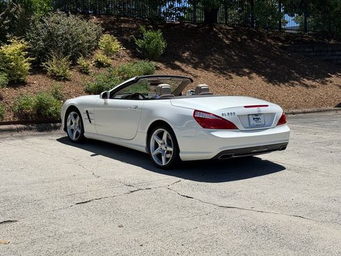 Used 2013 Mercedes-Benz SL 550 image 2