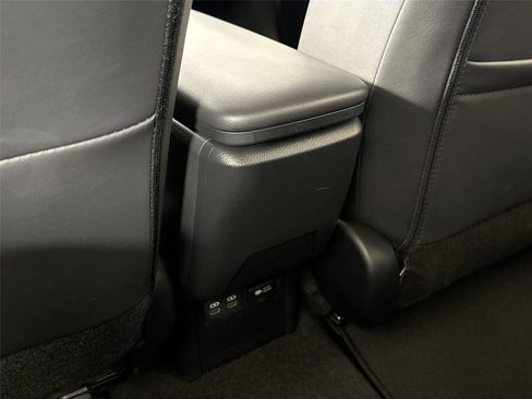 Certified 2025 Toyota Prius Plug-In Hybrid image 36