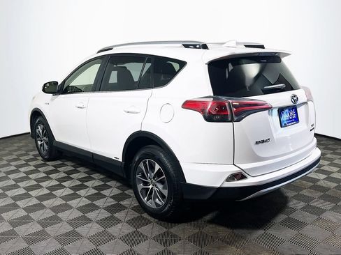Used 2016 Toyota RAV4 XLE AWD/4WD image 5