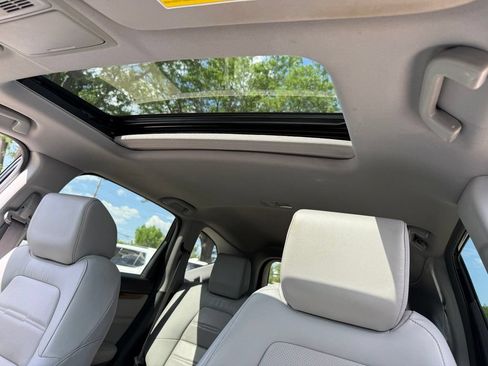 Used 2020 Honda CR-V Touring image 25