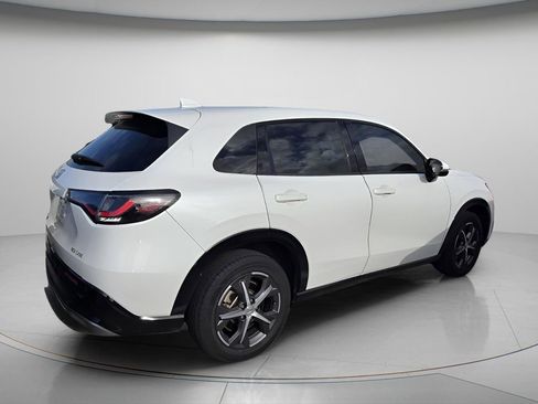 Used 2023 Honda HR-V EX-L image 3