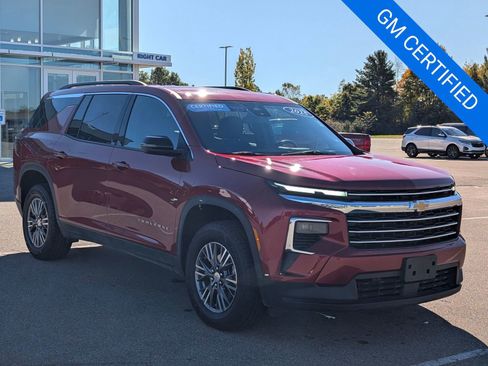 Certified 2025 Chevrolet Traverse LT image 3