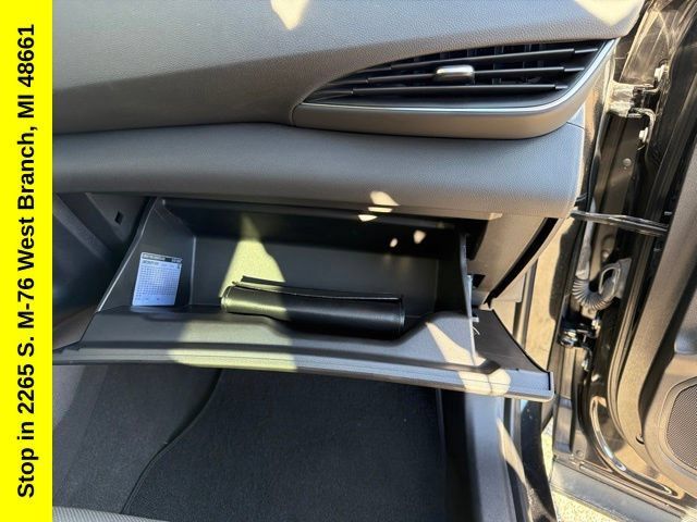 Used 2023 Buick Envision Avenir AWD/4WD image 31