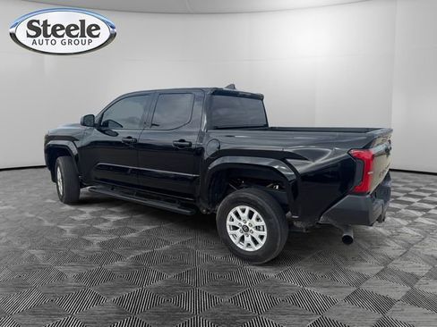 Used 2025 Toyota Tacoma SR image 3