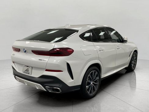 Used 2022 BMW X6 xDrive40i w/ Executive Package AWD/4WD image 3