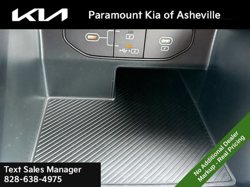 New 2026 Kia Sorento LX FWD image 23