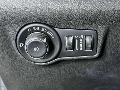 Used 2025 Jeep Compass Limited AWD/4WD image 10
