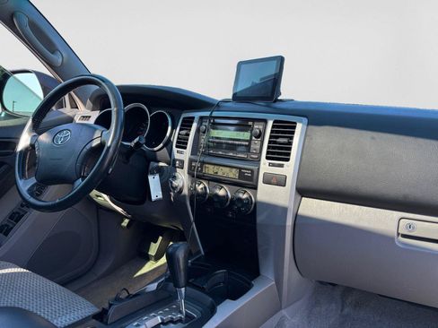 Used 2008 Toyota 4Runner SR5 AWD/4WD image 51