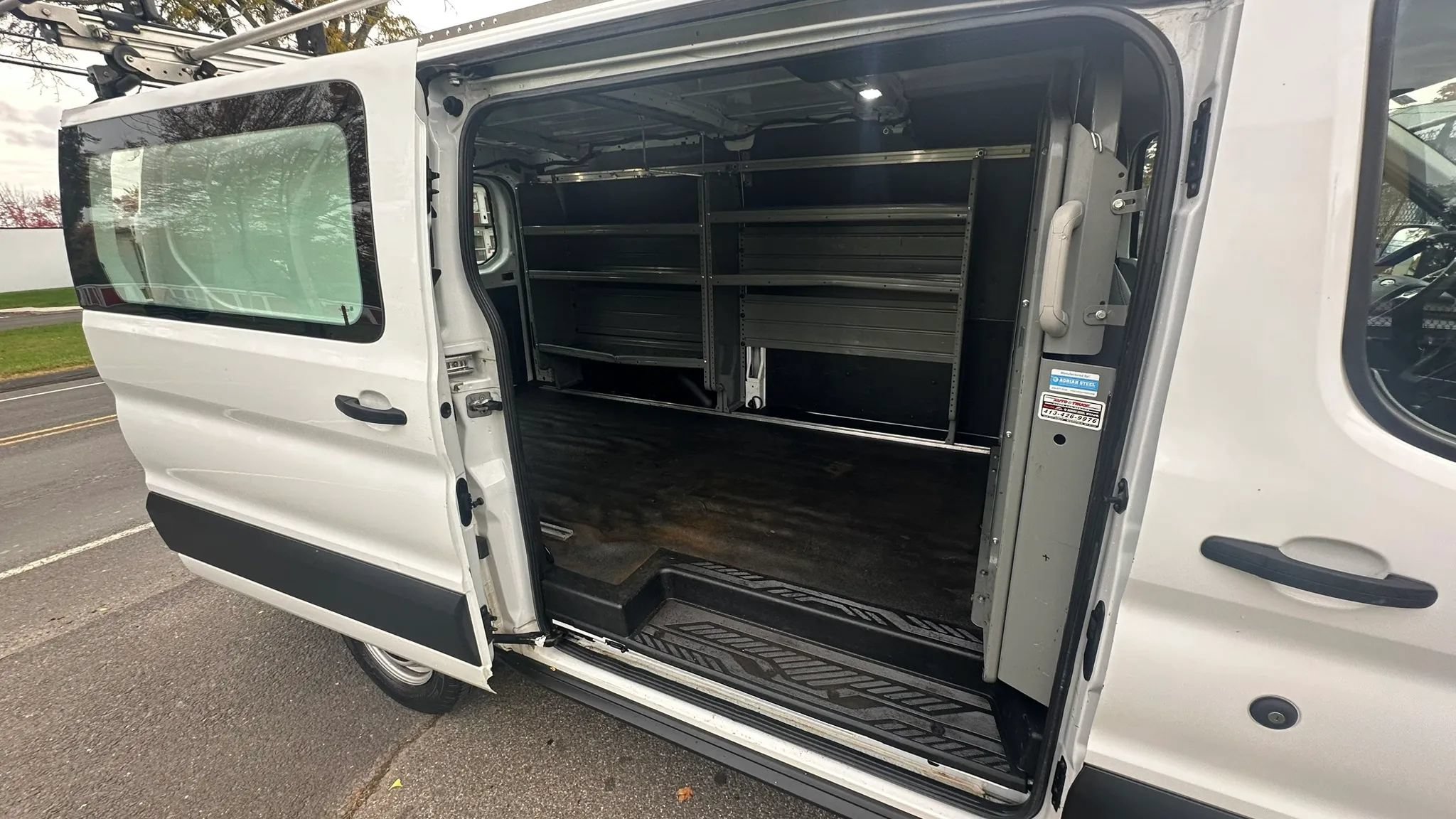 Used 2019 Ford Transit 250 130 Low Roof RWD image 28