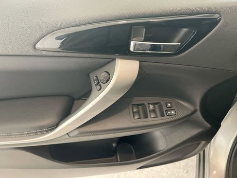 Used 2024 Mitsubishi Eclipse Cross SE image 13