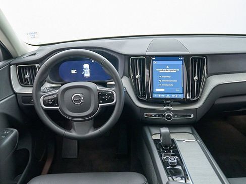 Certified 2025 Volvo XC60 B5 Plus AWD/4WD image 26