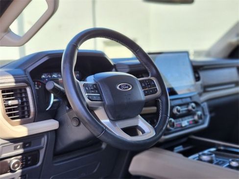 Used 2023 Ford Expedition Limited image 21