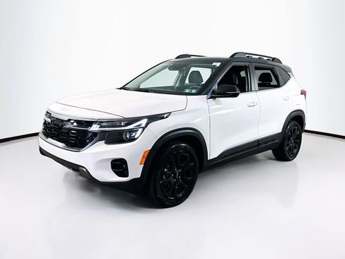 Used 2024 Kia Seltos X-Line AWD/4WD image 3