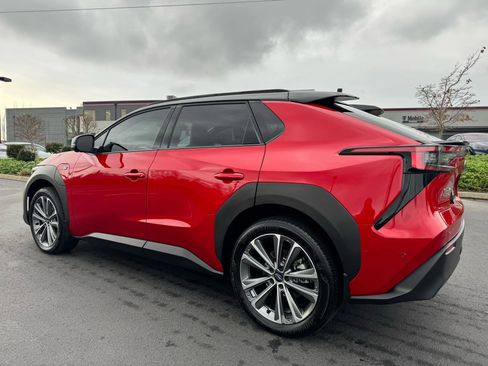 Used 2023 Subaru Solterra AWD image 7