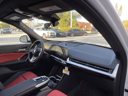 New 2025 BMW X1 xDrive28i w/ Technology Package image 21