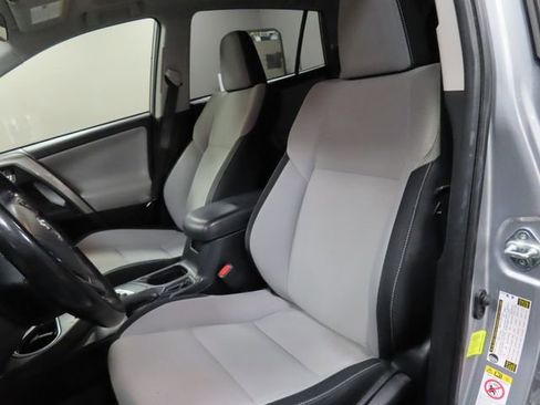 Used 2018 Toyota RAV4 XLE FWD image 19