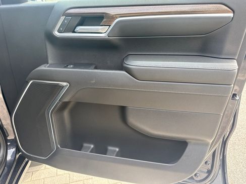 Used 2022 Chevrolet Silverado 1500 LT AWD/4WD image 31