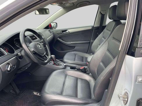 Used 2017 Volkswagen Jetta SE image 15