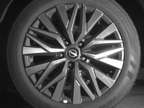 Used 2025 Nissan Altima 2.5 SV FWD image 14