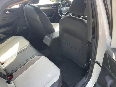 Used 2019 Volkswagen Jetta R-Line image 13