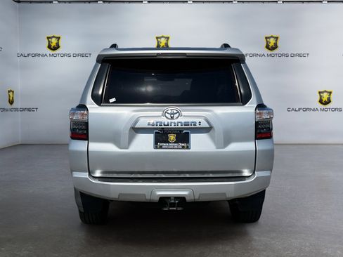 Used 2022 Toyota 4Runner SR5 Premium w/ Moonroof Package RWD image 4