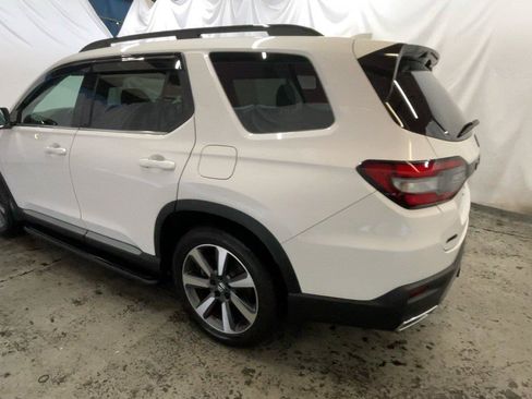 Used 2025 Honda Pilot Elite image 9