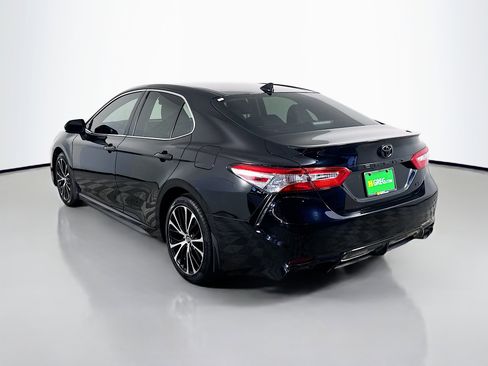 Used 2020 Toyota Camry SE FWD image 7
