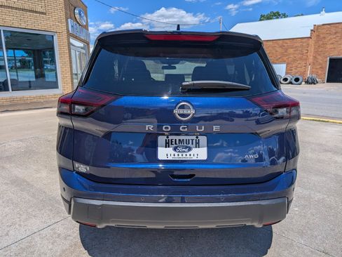 Used 2025 Nissan Rogue SV AWD/4WD image 7
