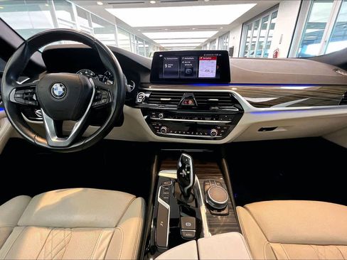 Used 2019 BMW 530i w/ Luxury Seating Package image 15